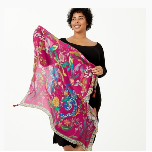 ๐๐ Vismaya Collection Scarf in Hot Pink Collage Of Pinks With Tassels - Picture 9 of 10